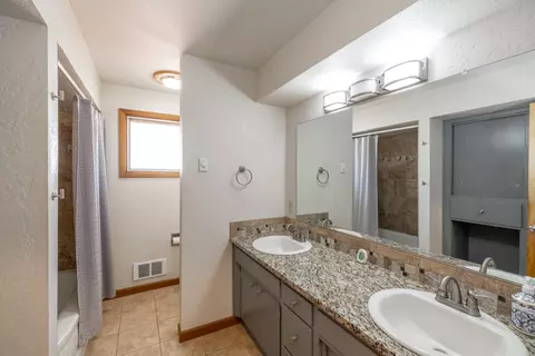 310 E Walton Ave, Spokane, WA 99207 photo 9