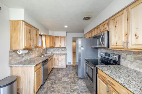 310 E Walton Ave, Spokane, WA 99207 photo 5
