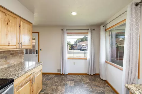 310 E Walton Ave, Spokane, WA 99207 photo 7