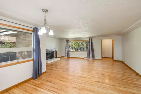 310 E Walton Ave, Spokane, WA 99207 photo 3