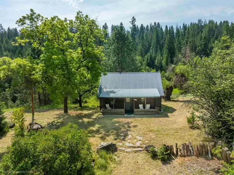 5161 W Mcdougal Rd, Deer Park, WA 99006
