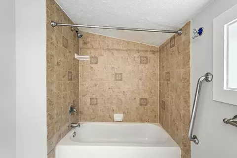 Bath - 2022 E Mallon Ave, Spokane, WA 99202 photo 1 of 1