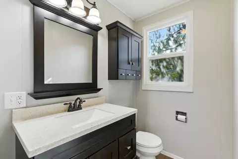 Bath - 2934 E Joseph St, Spokane, WA 99207 photo 2 of 2
