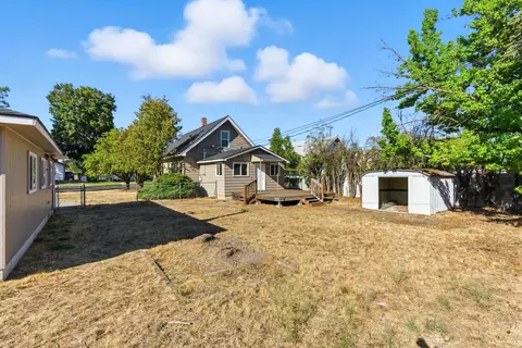 Exterior - 2934 E Joseph St, Spokane, WA 99207 photo 9 of 11