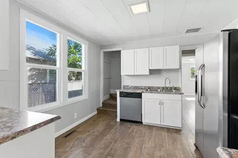 Kitchen - 2934 E Joseph St, Spokane, WA 99207 photo 3 of 3
