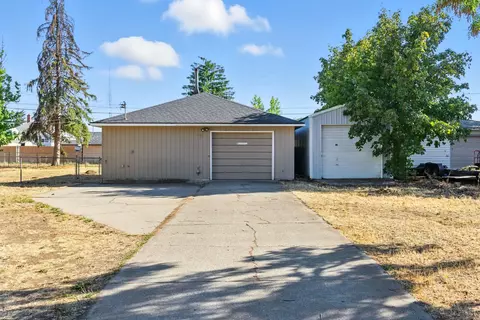 Exterior - 2934 E Joseph St, Spokane, WA 99207 photo 2 of 11