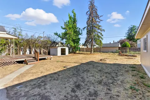 Exterior - 2934 E Joseph St, Spokane, WA 99207 photo 4 of 11
