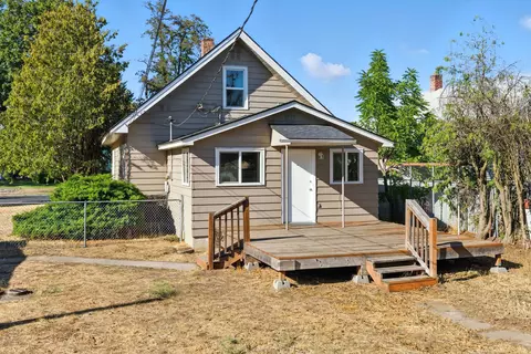 Exterior - 2934 E Joseph St, Spokane, WA 99207 photo 6 of 11