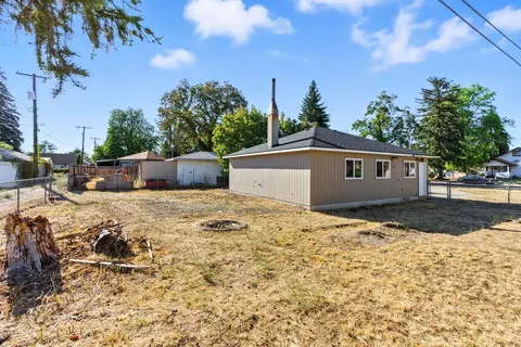 Exterior - 2934 E Joseph St, Spokane, WA 99207 photo 8 of 11