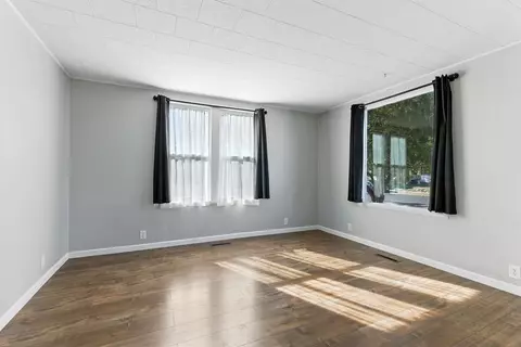 Living - 2934 E Joseph St, Spokane, WA 99207 photo 4 of 8