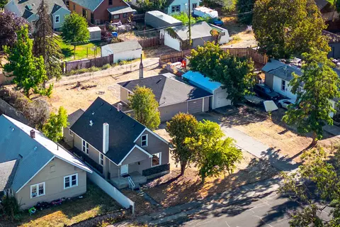 2934 E Joseph St, Spokane, WA 99207