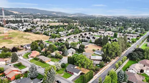 View/Area - 2202 E 50th Ave, Spokane, WA 99223 photo 4 of 10