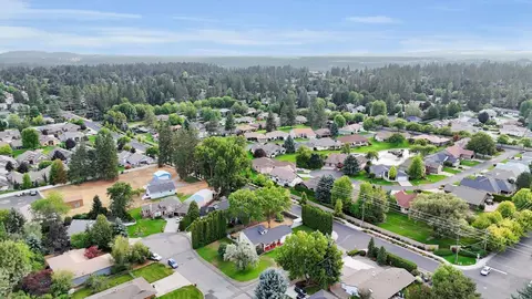 View/Area - 2202 E 50th Ave, Spokane, WA 99223 photo 8 of 10