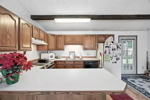 Kitchen - 13410 E 7th Ave, Spokane, WA 99216 photo 6 of 6