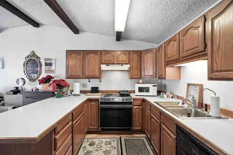 Kitchen - 13410 E 7th Ave, Spokane, WA 99216 photo 5 of 6