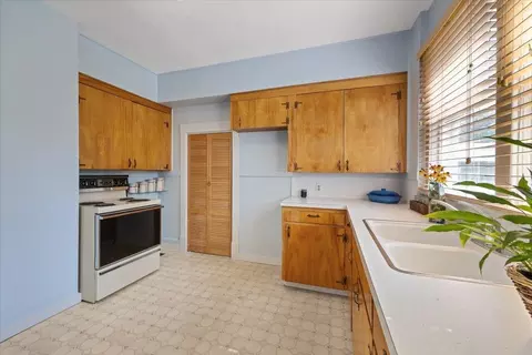 Kitchen - 1218 E 16th Ave, Spokane, WA 99203 photo 2 of 2