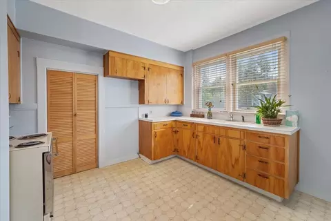 Kitchen - 1218 E 16th Ave, Spokane, WA 99203 photo 1 of 2