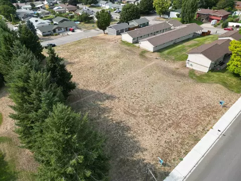 8 S Nn S Summit St, Colville, WA 99114