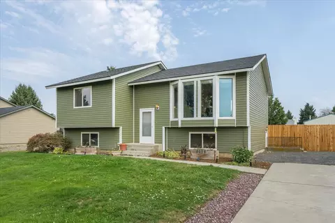 5620 N Canal St, Newman Lake, WA 99025