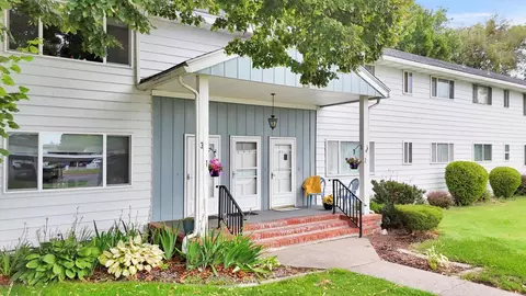 250 N Raymond St #B-2, Spokane Valley, WA 99206