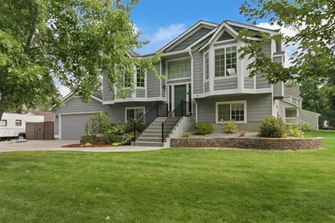 10306 N Rosswood Ct, Nine Mile Falls, WA 99026