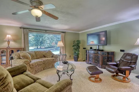 Living - 16112 Leclerc Rd - N Rd, Cusick, WA 99119 photo 2 of 4