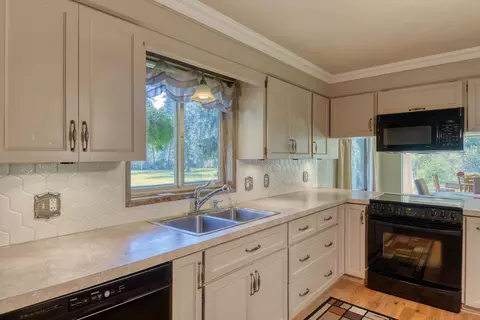 Kitchen - 16112 Leclerc Rd - N Rd, Cusick, WA 99119 photo 3 of 3