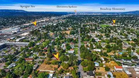 View/Area - 11722 E Valleyway Ave, Spokane Valley, WA 99206 photo 2 of 16