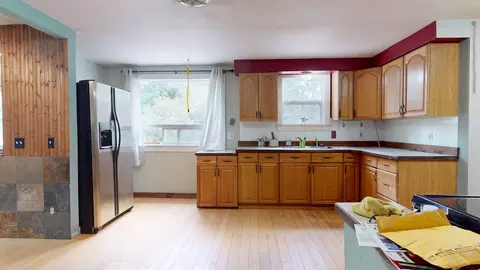 Kitchen - 11722 E Valleyway Ave, Spokane Valley, WA 99206 photo 4 of 4