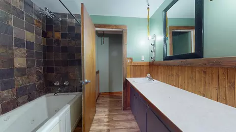 Bath - 11722 E Valleyway Ave, Spokane Valley, WA 99206 photo 1 of 2