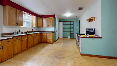 Kitchen - 11722 E Valleyway Ave, Spokane Valley, WA 99206 photo 1 of 4