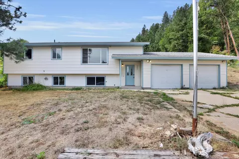 207 N Mcavoy Ave, Newport, WA 99156