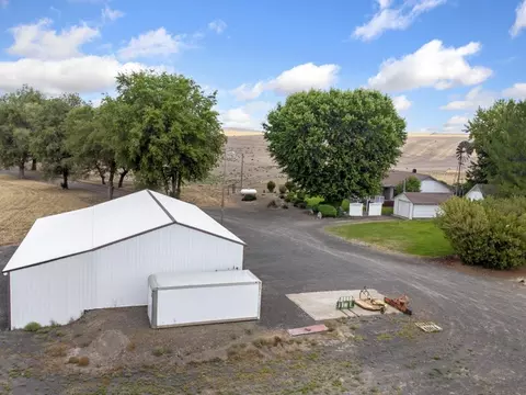 7202 Lancaster Rd, Saint John, WA 99171