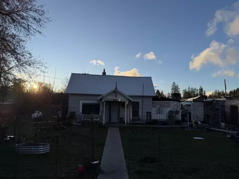 206 N 1st St, Rockford, WA 99030