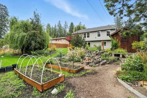 Exterior - 1605 E 17th Ave, Spokane, WA 99203 photo 8 of 9