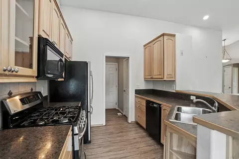 Kitchen - 1605 E 17th Ave, Spokane, WA 99203 photo 1 of 1