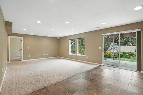 Living - 1605 E 17th Ave, Spokane, WA 99203 photo 8 of 10