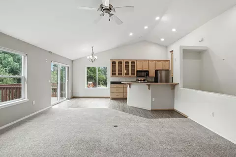 Living - 1605 E 17th Ave, Spokane, WA 99203 photo 4 of 10