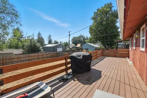 Exterior - 3222 E 35th Ave, Spokane, WA 99223 photo 4 of 7