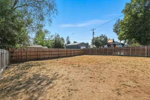 Exterior - 3222 E 35th Ave, Spokane, WA 99223 photo 5 of 7