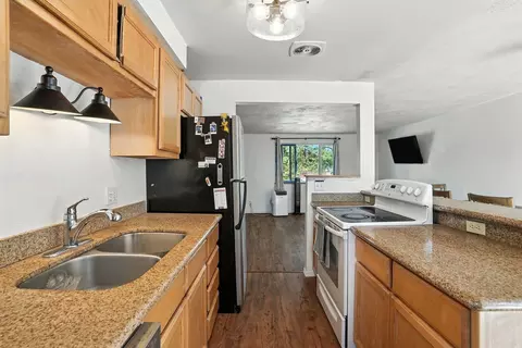 Kitchen - 3222 E 35th Ave, Spokane, WA 99223 photo 2 of 3