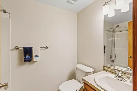 Bath - 9516 E Hoffman Ln, Spokane, WA 99206 photo 2 of 3