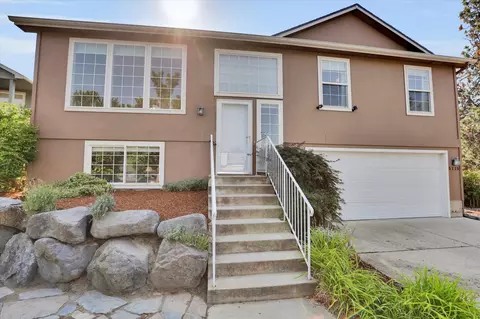 5115 W Pacific Park Dr, Spokane, WA 99208