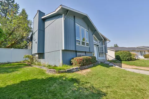 Exterior - 701 E Brady Ct, Spokane, WA 99208 photo 11 of 12