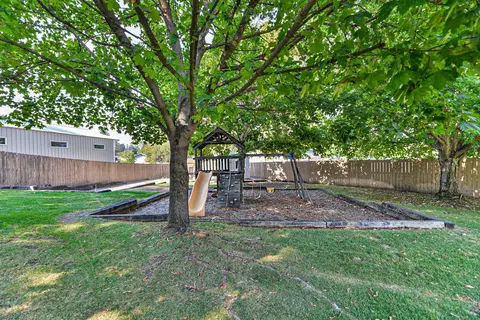 Exterior - 701 E Brady Ct, Spokane, WA 99208 photo 6 of 12