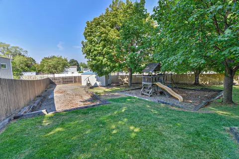 Exterior - 701 E Brady Ct, Spokane, WA 99208 photo 7 of 12