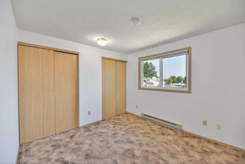 Bedroom - 701 E Brady Ct, Spokane, WA 99208 photo 5 of 9
