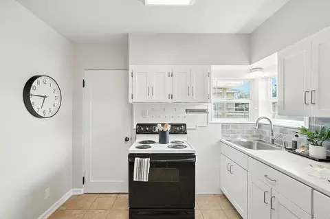 1024 E Walton Ave, Spokane, WA 99207 photo 11