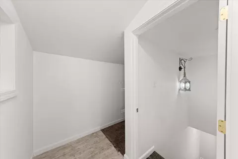 Entry Way - 1648 E Crown Ave, Spokane, WA 99207 photo 5 of 6