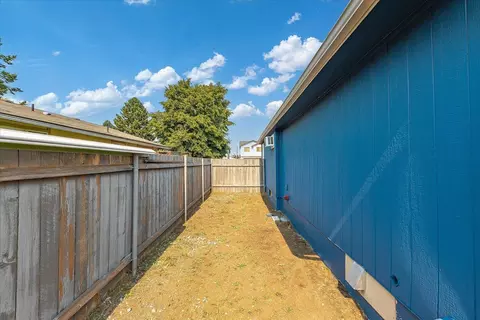 Exterior - 1648 E Crown Ave, Spokane, WA 99207 photo 11 of 14